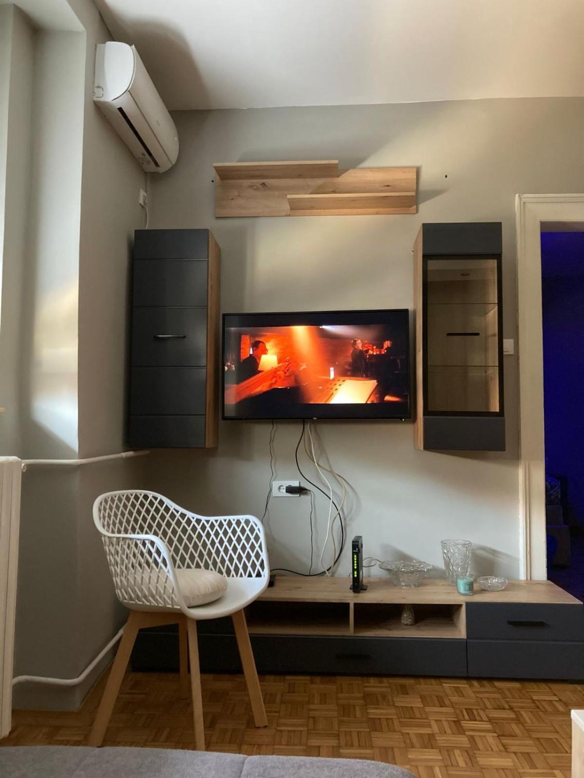 Apartment Dunja Center Welcome Novi Sad Buitenkant foto